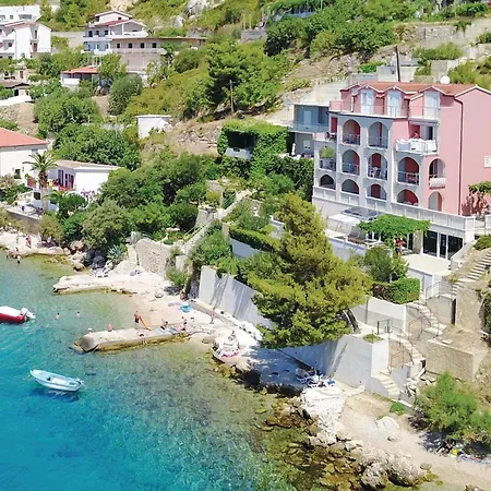 Nice Apartment In Stanici With Kitchenette Apartment