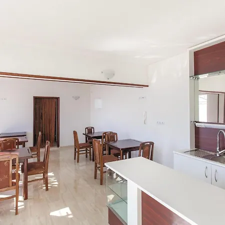 Apartment Nice Apartment In Stanici With Kitchenette
