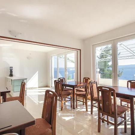 Nice Apartment In Stanici With Kitchenette Apartment *