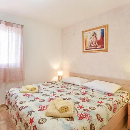 Nice Apartment In Stanici With Kitchenette * Celina