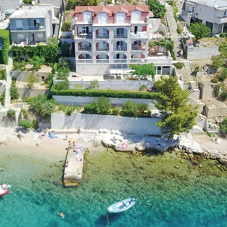 Nice Apartment In Stanici With Kitchenette *